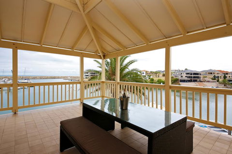 The Marina Hotel - Mindarie - Accommodation Resorts 7