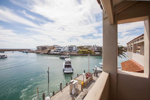The Marina Hotel - Mindarie - Accommodation Resorts 2