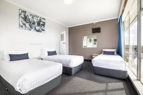Nightcap At Carlyle Hotel - Accommodation Resorts 11