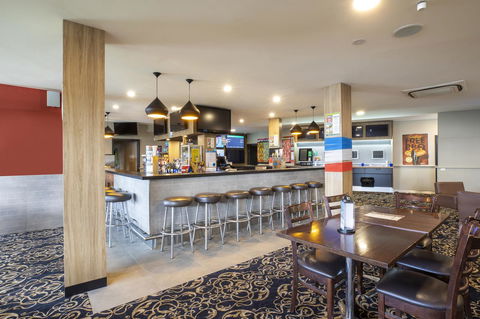Nightcap At Carlyle Hotel - Accommodation Resorts 23