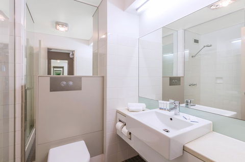 Best Western Plus Launceston - Accommodation Resorts 4