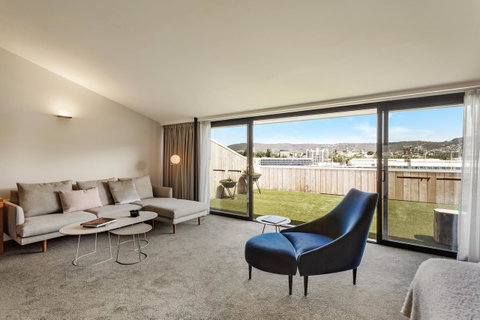 MACq 01 Hotel - Accommodation Resorts 24