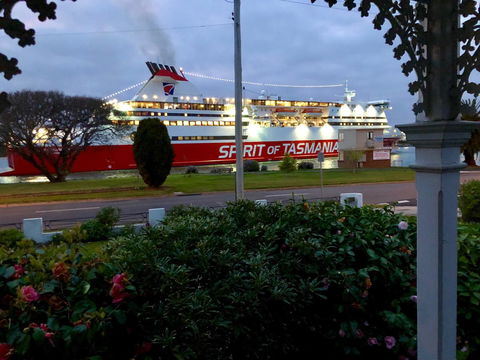 Riverbank Villa - Accommodation Resorts 10