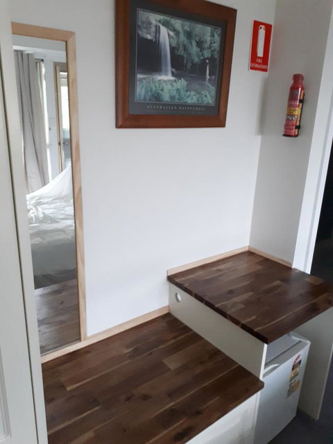 Robin\'s Nest B&B - Accommodation Resorts 33