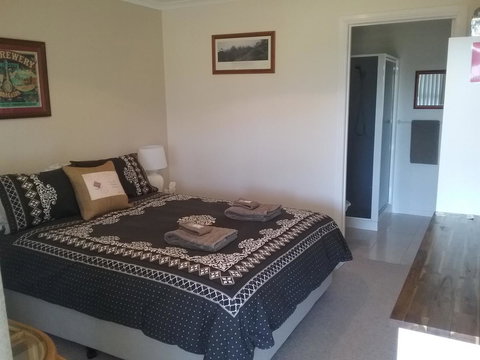 Robin\'s Nest B&B - Accommodation Resorts 23