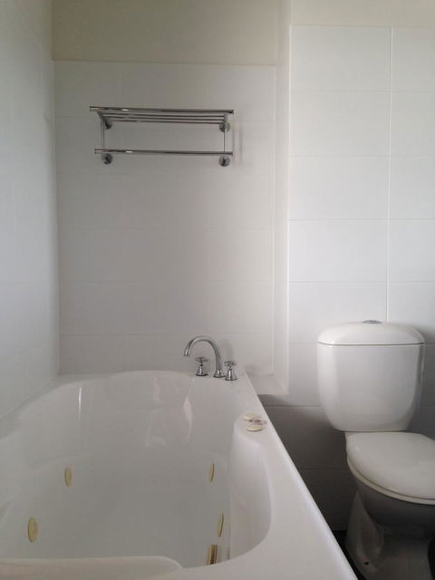 Auldington Hotel - Accommodation Resorts 44