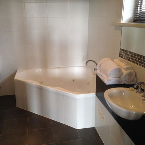 Auldington Hotel - Accommodation Resorts 20