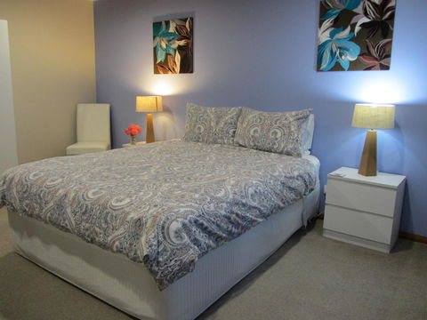 Elm Trees Accommodation @ Ross - Accommodation Resorts 0