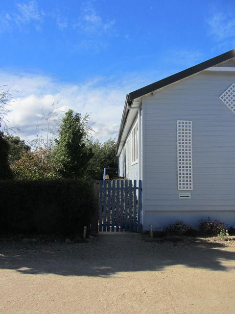 Elm Trees Accommodation @ Ross - Accommodation Resorts 3