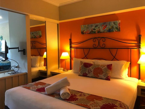 Nineteen At Le Cher - Accommodation Resorts 0