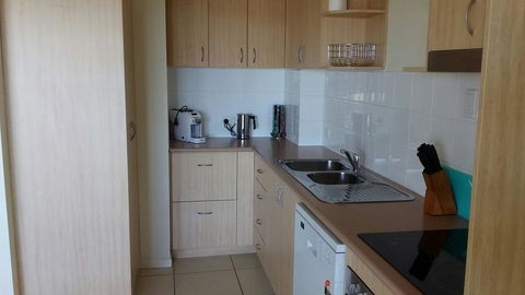 Ocean Breeze Apartments - Accommodation Resorts 1