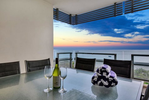 Oceana Darwin Central Oceanfront 3 Bedroom 2 Lounge Room Pool Gym Tennis Court Sleeps 9 - Accommodation Resorts 0