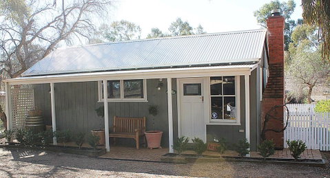 Outback Cellar & Country Cottage - Accommodation Resorts 2