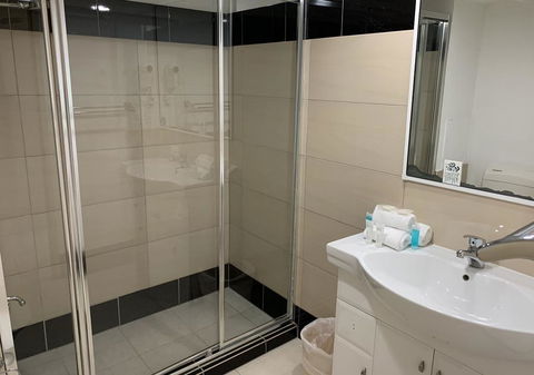 Outrigger Burleigh - Accommodation Resorts 3