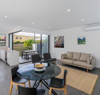 Oxford Steps - Executive 2BR Bulimba Apartment Across from the Park on Oxford St - Accommodation Resorts
