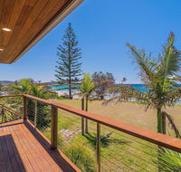 Pacifica 1 - On the beach at Brooms Head - Accommodation Resorts