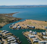 Pelican Landing - Stunning Lake King Views - Accommodation Resorts