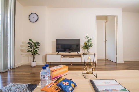 Perfect Accessible 1bed1bath Wolli Creek APT - Accommodation Resorts 1