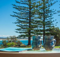PERFECTLY POSITIONED BEACHFRONT APARTMENT-GREAT LOCATION WITH OCEAN VIEWS - Accommodation Resorts