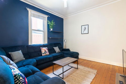 PET FRIENDLY FAMILY HOME WILLOUGHBY - Accommodation Resorts 0