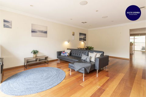 Pet Friendly Home Away From Home - Willoughby - Accommodation Resorts 0