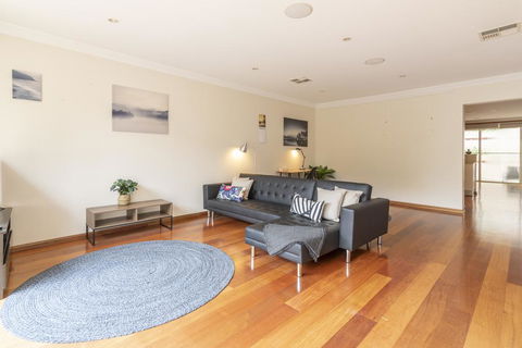 Pet Friendly Home Away From Home - Willoughby - Accommodation Resorts 2