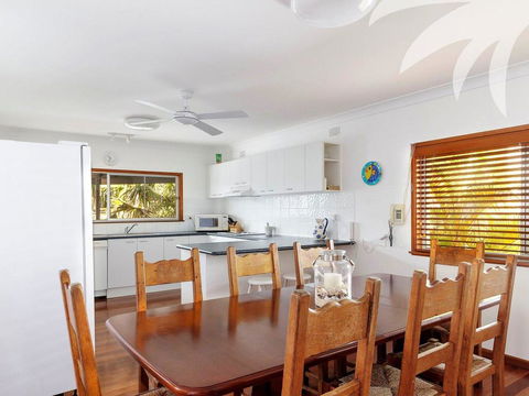 Picturesque Lizzie Palms 1 - Accommodation Resorts 0