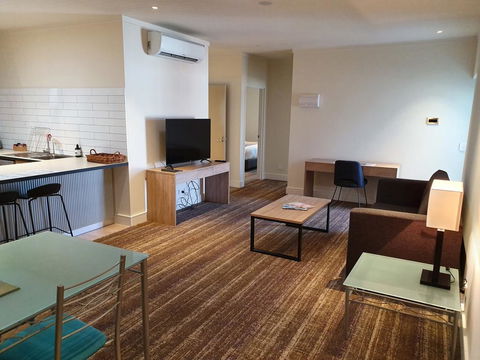 Porter's Plainland Hotel - Accommodation Resorts 3
