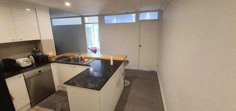 Private Modern Room - Plaza Building- In City Centre! - Accommodation Resorts 3