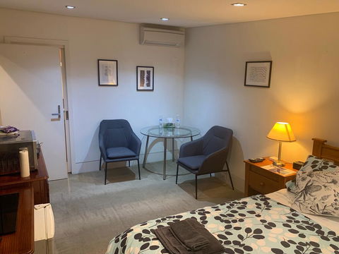 Quiet And Private Studio With Wifi. - Accommodation Resorts 1