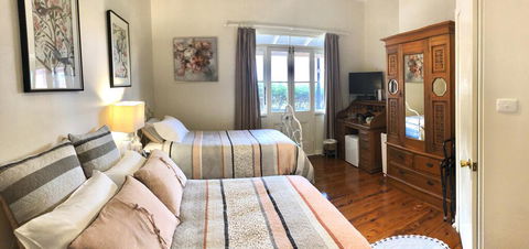 QUILTY HOUSE (Formerly Beethovens) - Accommodation Resorts 1