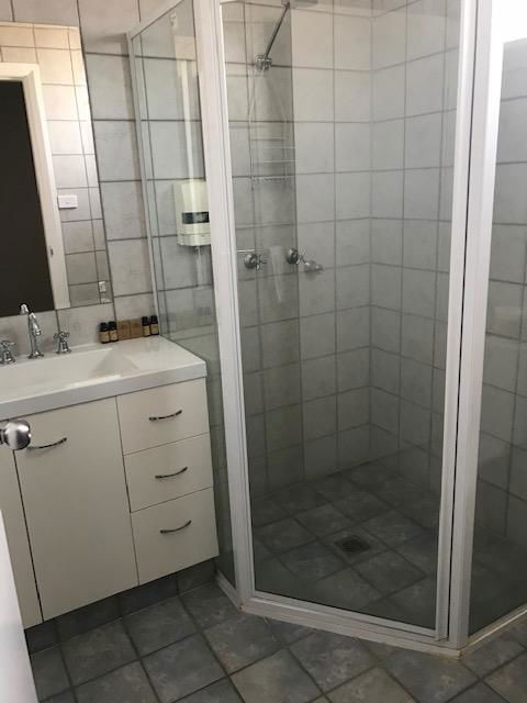RAILWAY HOTEL MOTEL - Accommodation Resorts 1