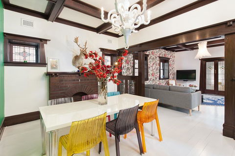 Ravenswood - Luxurious, Spacious 4 Br, Walk To Clovelly Beach - Accommodation Resorts 0
