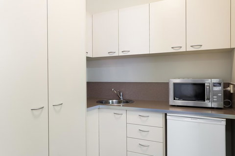 Redcliffe Motor Inn - Accommodation Resorts 1