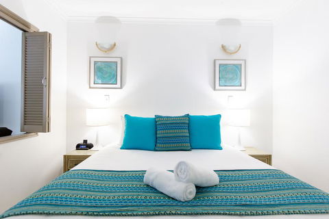 REGAL 32 APARTMENT - SPA BATH - Macrossan St - Accommodation Resorts 1