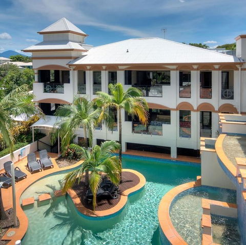 REGAL 32 APARTMENT - SPA BATH - Macrossan St - Accommodation Resorts 0