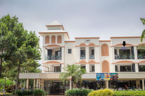 REGAL 32 APARTMENT - SPA BATH - Macrossan St - Accommodation Resorts 3