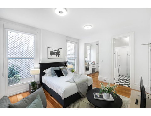 Renovated Studio In Bohemian Area Close To City - Accommodation Resorts 0