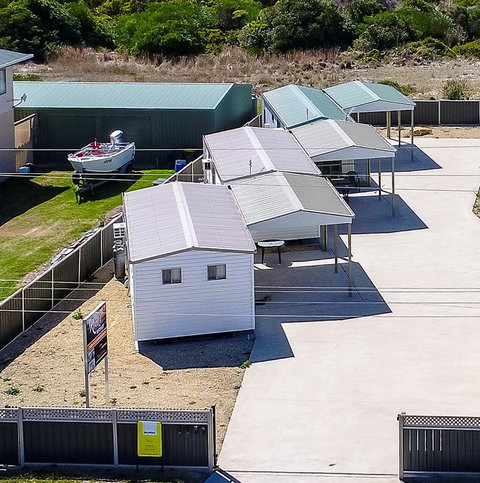 Rocks Retreat Cabin 3 - Lobster - Accommodation Resorts 3