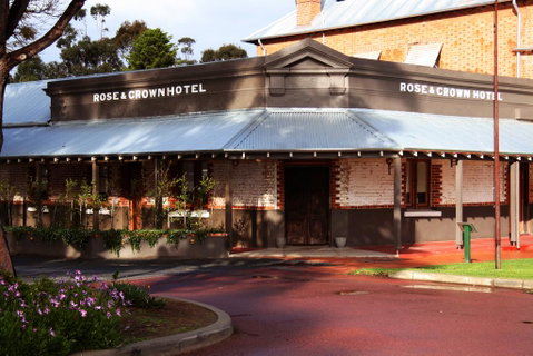 Rose & Crown Hotel - Accommodation Resorts 0