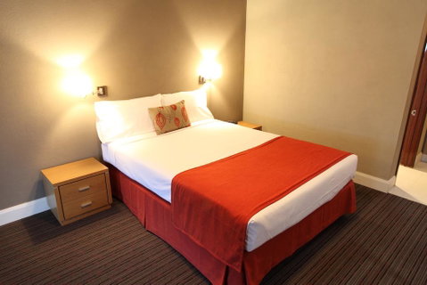Rose & Crown Hotel - Accommodation Resorts 2