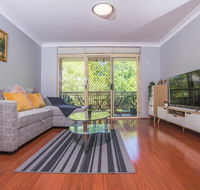 Rustic Hardwood 2 Bedroom Apartment in Randwick - Accommodation Resorts