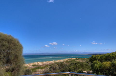 Sandbar Beach House - Accommodation Resorts 3