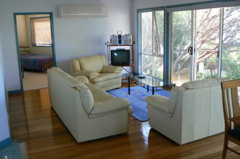 Sandy Point Beach Escape 1 Bedroom Apartment - Accommodation Resorts 3