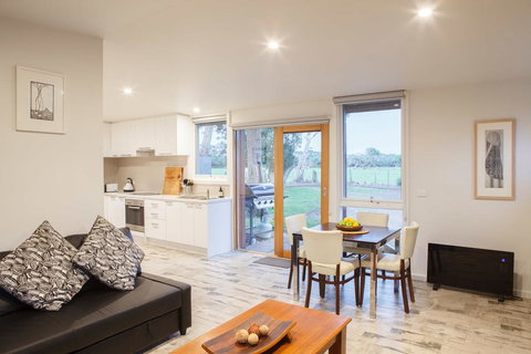 Sandy Point Hideaway - Accommodation Resorts 0