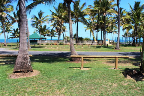 Sarina Beach Motel - Accommodation Resorts 1