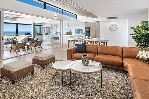 Sea La Vie #2 Luxury Apartment In Coffs Harbour Jetty With Pool, Views And Walking Distance To The Beach! - Accommodation Resorts 3