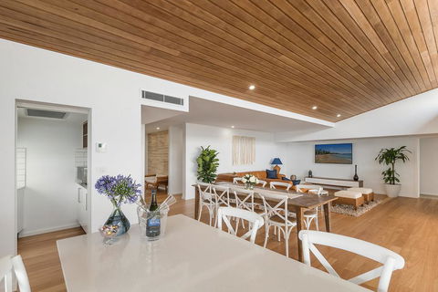 Sea La Vie #2 Luxury Apartment In Coffs Harbour Jetty With Pool, Views And Walking Distance To The Beach! - Accommodation Resorts 0