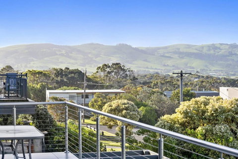 SEA SPECTACULAR - Seconds From The Beach! - Accommodation Resorts 1