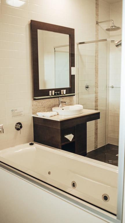 Sfera's Park Suites & Convention Centre - Accommodation Resorts 3